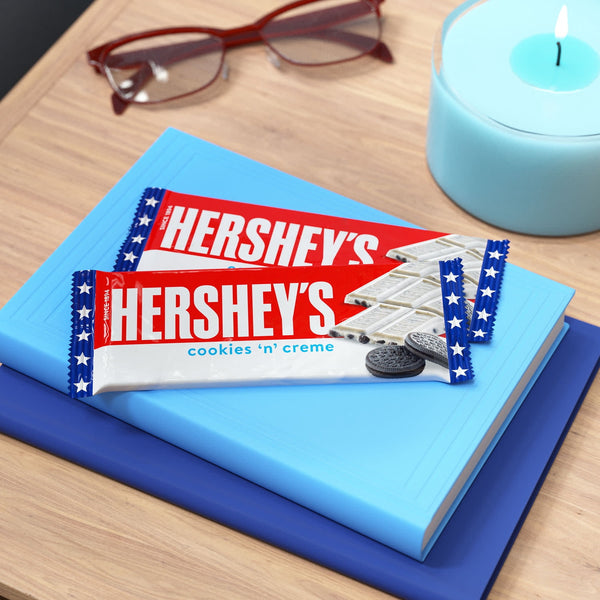 HERSHEY'S Cookies 'n' Creme Patriotic Candy Bar, 1.55 oz