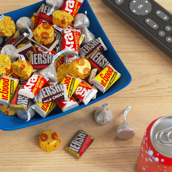 Hershey's Miniatures Assorted Chocolate Candy, Bulk Variety Party Pack 30 oz