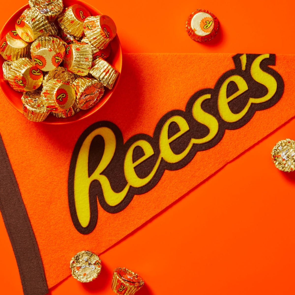 Reese's Miniatures Chocolate Peanut Butter Cups Candy, Party Pack, 30 oz