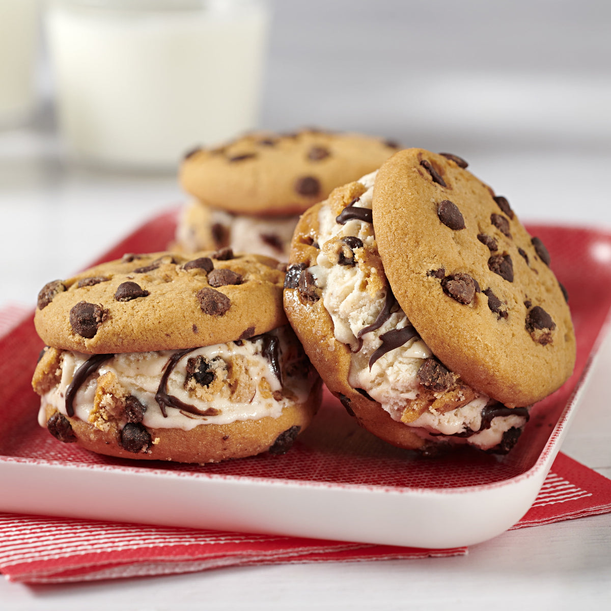 CHIPS AHOY! Chewy Fudgy Chocolate Chip Cookies, Family Size, 19.5 oz