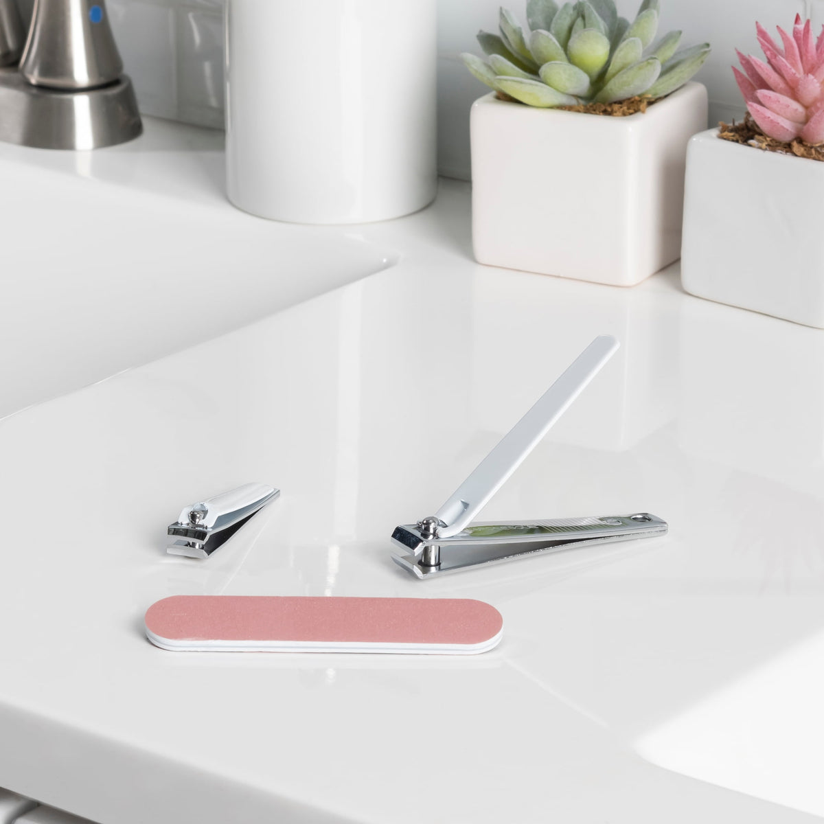 Japonesque Nail Clippers & Salon Board Natural White Shimmer & Pink