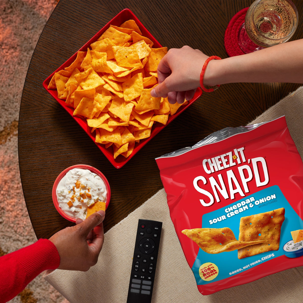 Cheez-It Snap'd Cheddar Sour Cream and Onion Cheesy Baked Chips, Lunch Snacks, 12 oz